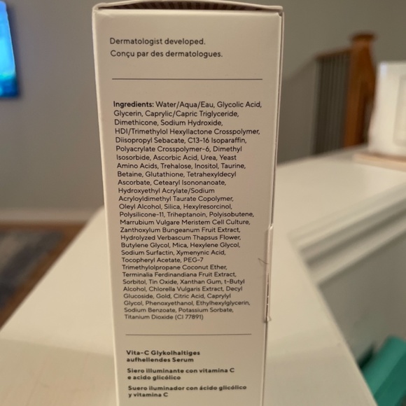 Vitamin C Glycolic Brightening Serum - Picture 3 of 6